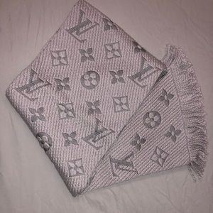 ❌SOLD❌ Louis Vuitton Logomania Scarf Pearl Grey
